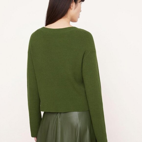 New Vince Drop Shoulder V-Neck Sweater in Dark Herb Small - Picture 2 of 12